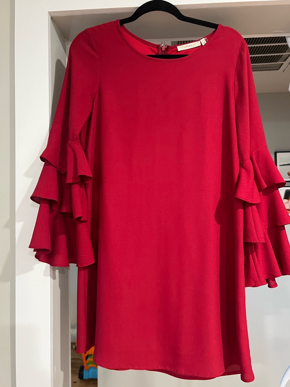 ANDREE BY UNIT Red Tiered-Ruffle Long-Sleeve Shift Dress